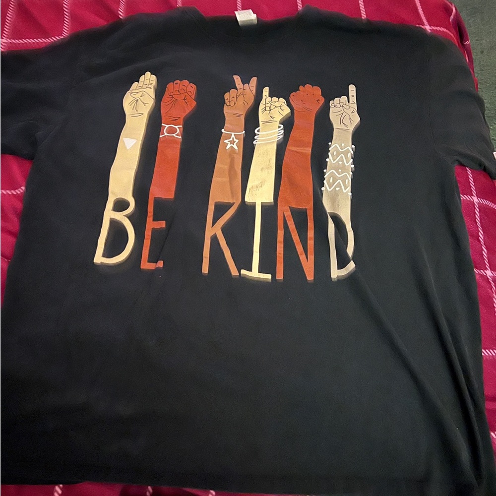 Be Kind T shirt. men’s XL
